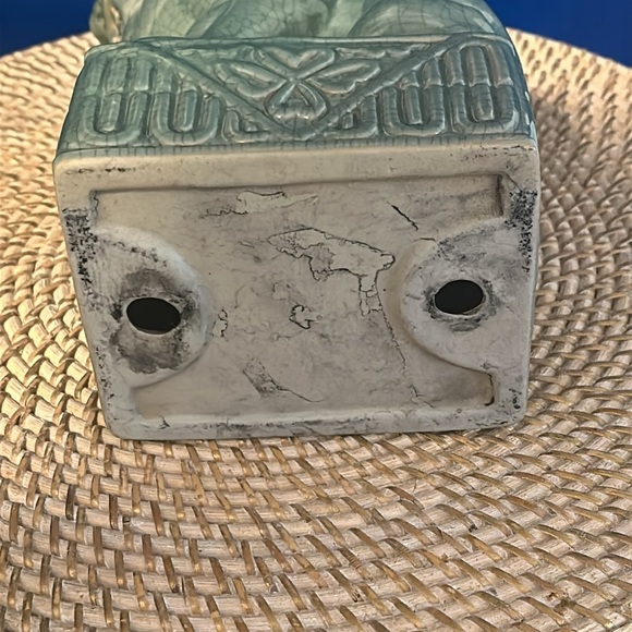 Vintage Fu Dog Ceramic Statuette with Celadon Green Crackle Finish 10.5” - Picture 5 of 6